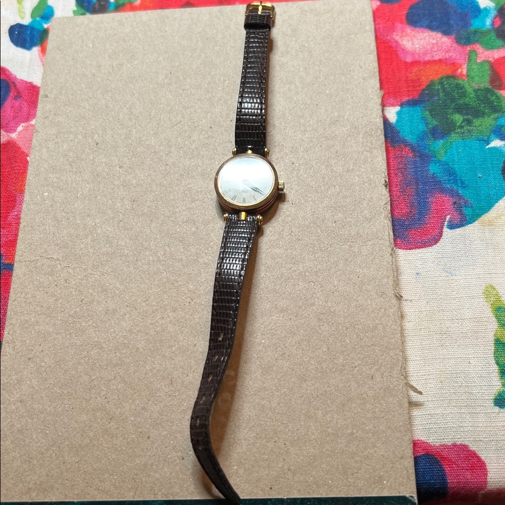Gucci 2000L Wristwatch - Picture 6 of 9
